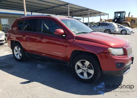 2014 Jeep Compass Latitude z USA, uszkodzony, nr VIN 1C4NJCEB2ED659972
